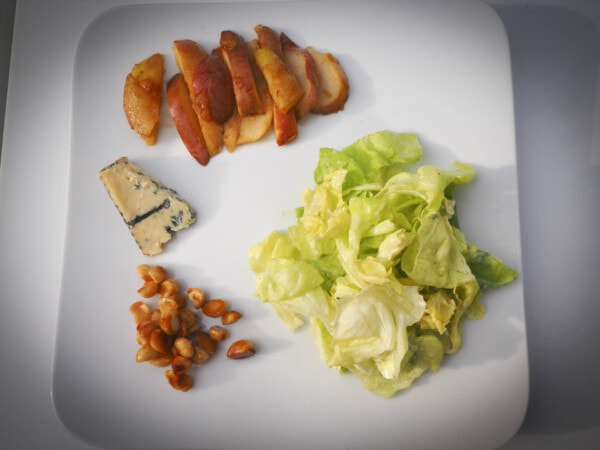 Manuka Honeyed Pear, Macadamia & Blue Cheese Salad