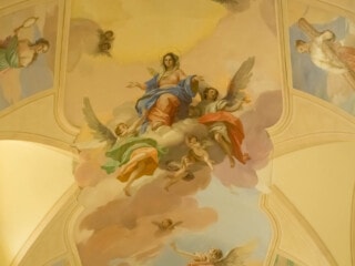 Master artist Bruno d 'Arcevia painted these frescoes in 2007